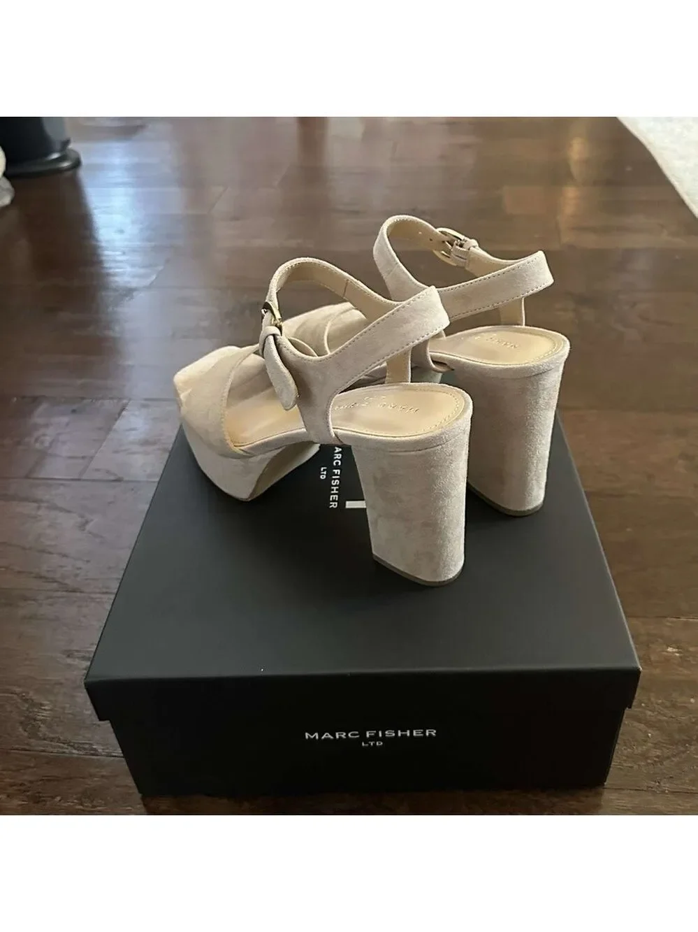 Marc Fisher LTD Platform Sandals Women’s 8.5 Light Beige Suede NWT